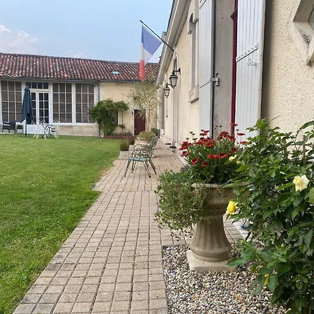 Petite Maison De Gouyas בית נופש Montagrier